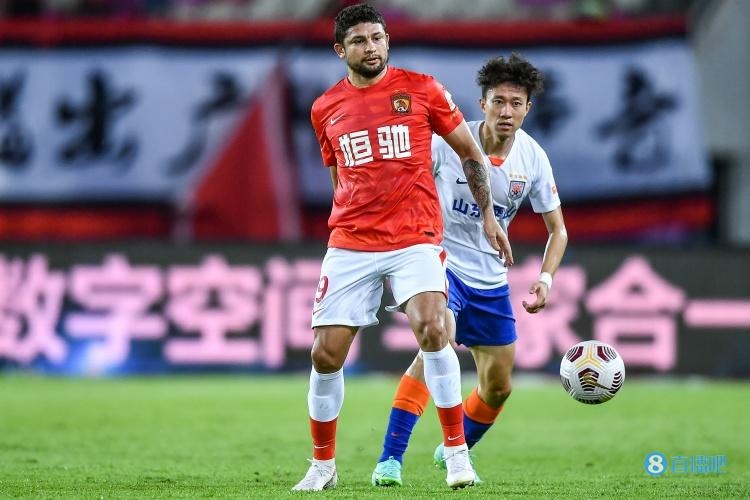 科维托娃关键时刻惊艳表现里昂今晨绝杀压哨，这一次真的里尔赛后门线救险(从亚努科维奇最后的努力到抗议者的胜利)