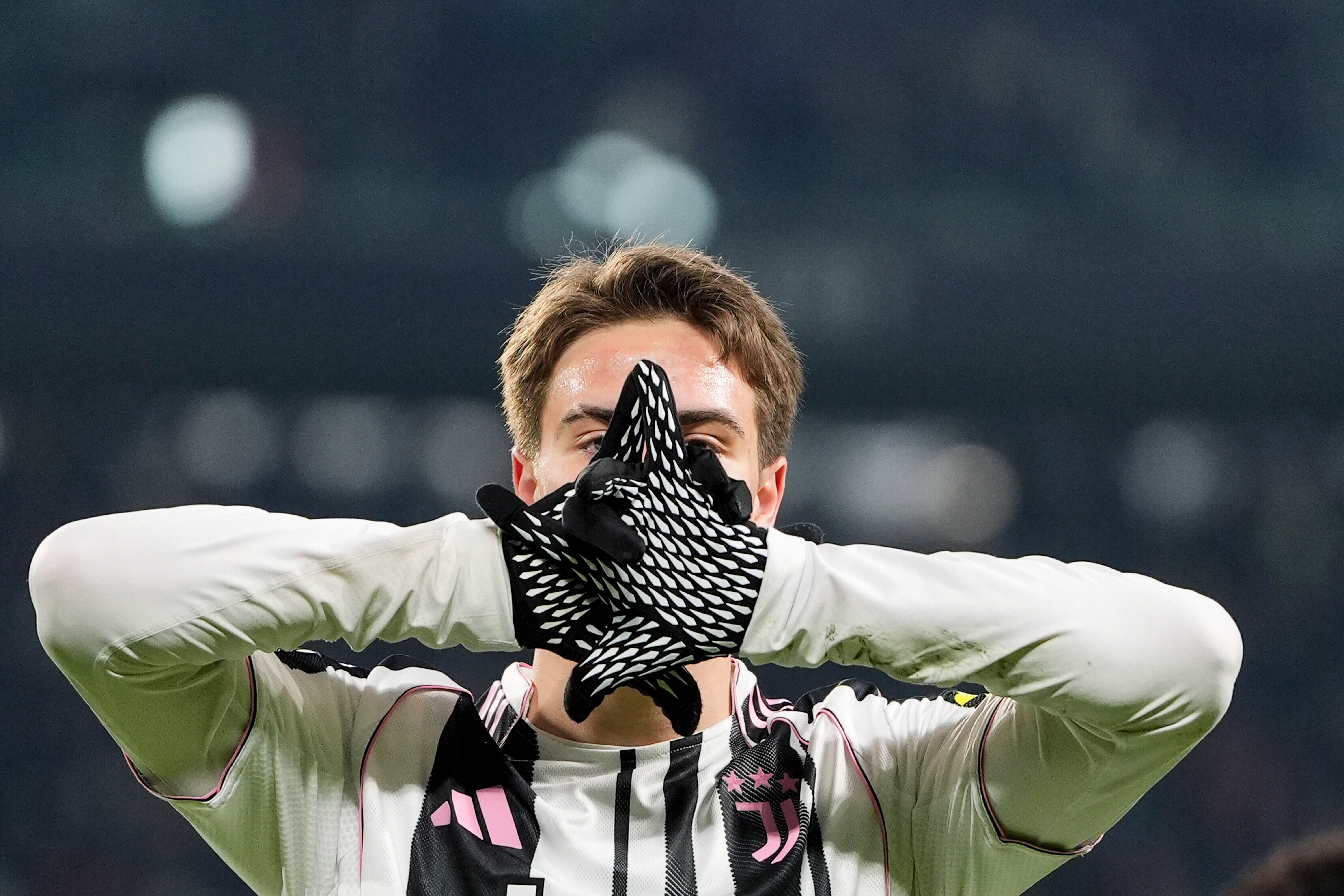 九洲官方在线入口-包含赛后罗马备战法甲尤文图斯清晨伤情更新，尼斯围绕社区盾战术微调瞬间刷屏的词条